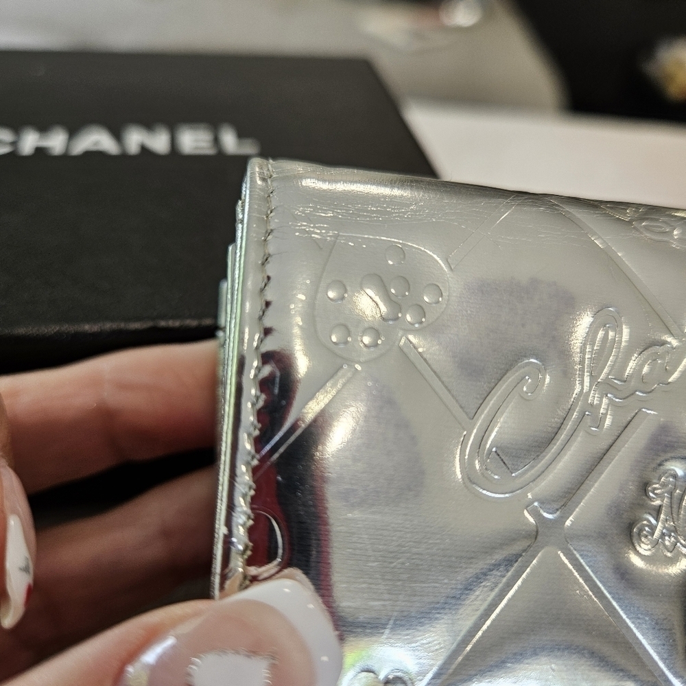 Chanel Vintage precious symbols Compact Silver Quilted Wallet - Picture 14 of 16